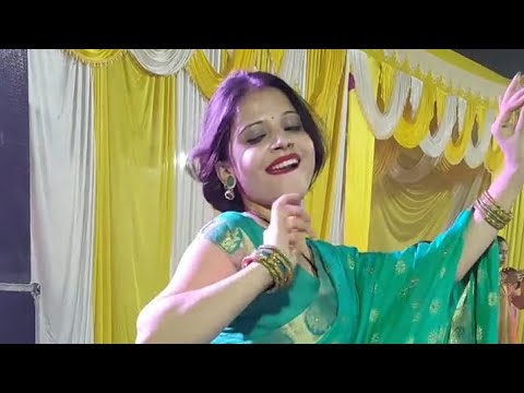 Desi Bhabhi Hot Video Dance Go Viral on Social Media