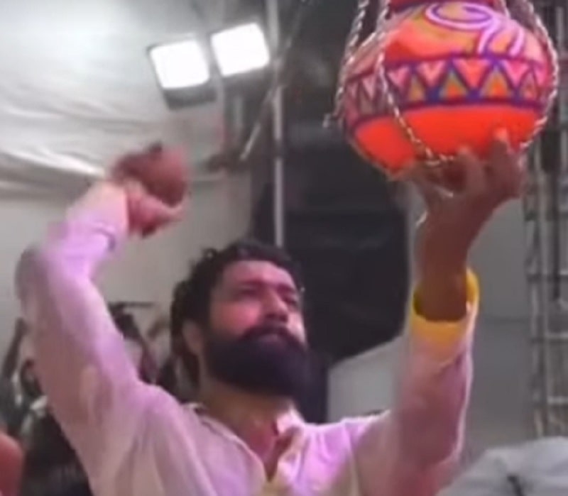 Vicky Kaushal Joins Fans In Celebrating Janmashtami By Participating In Dahi Handi
