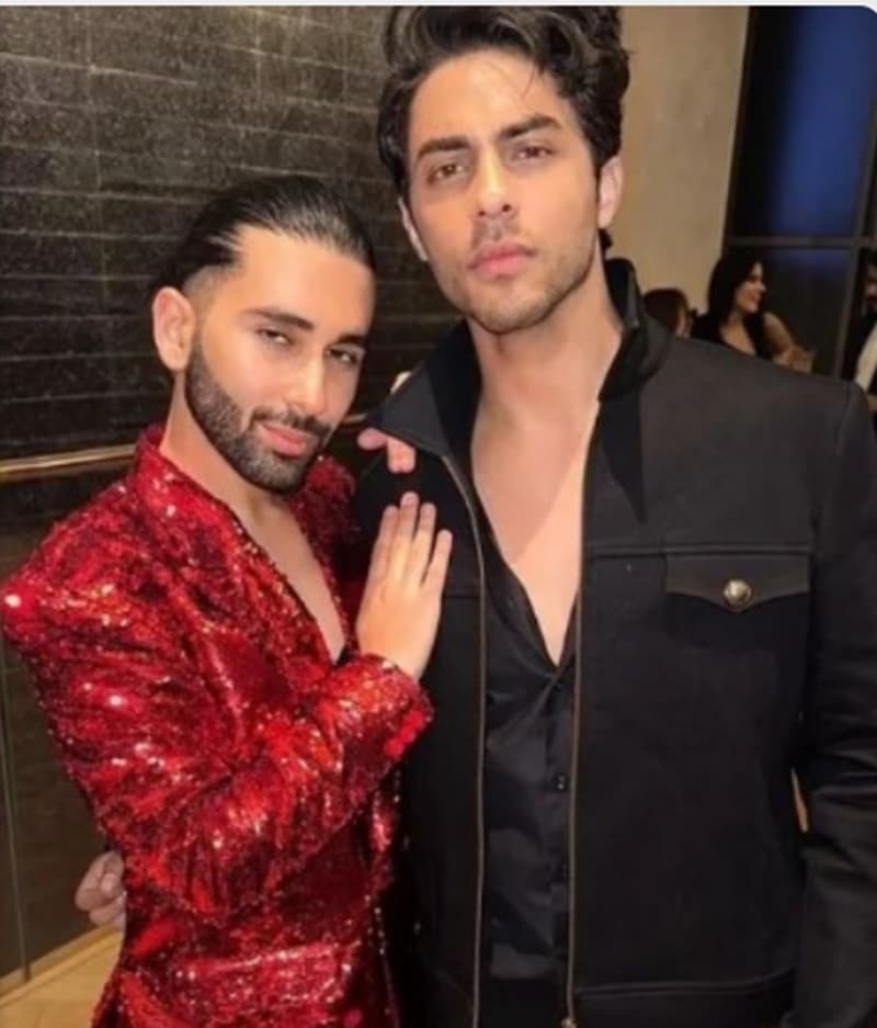 Aryan Khan Looks Excellent In Viral Pictures From Shah Rukh Khans 58th Birthday Party
